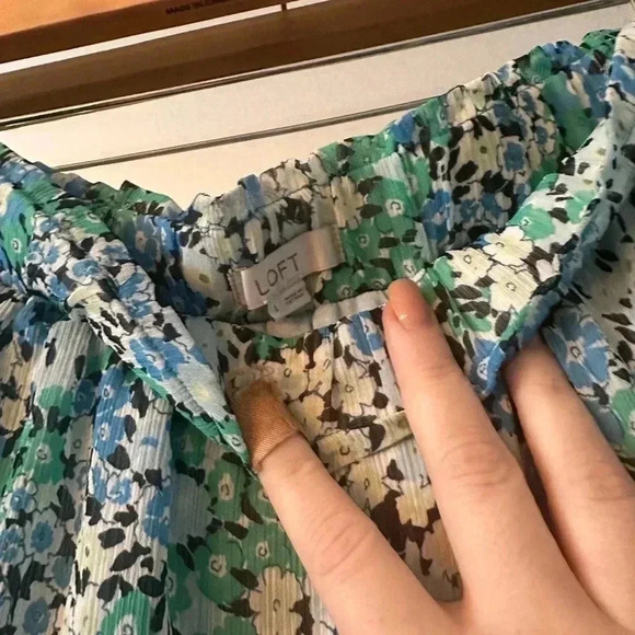 LOFT TIERED FLORAL MINI SKIRT SIZE LARGE - Picture 2 of 4